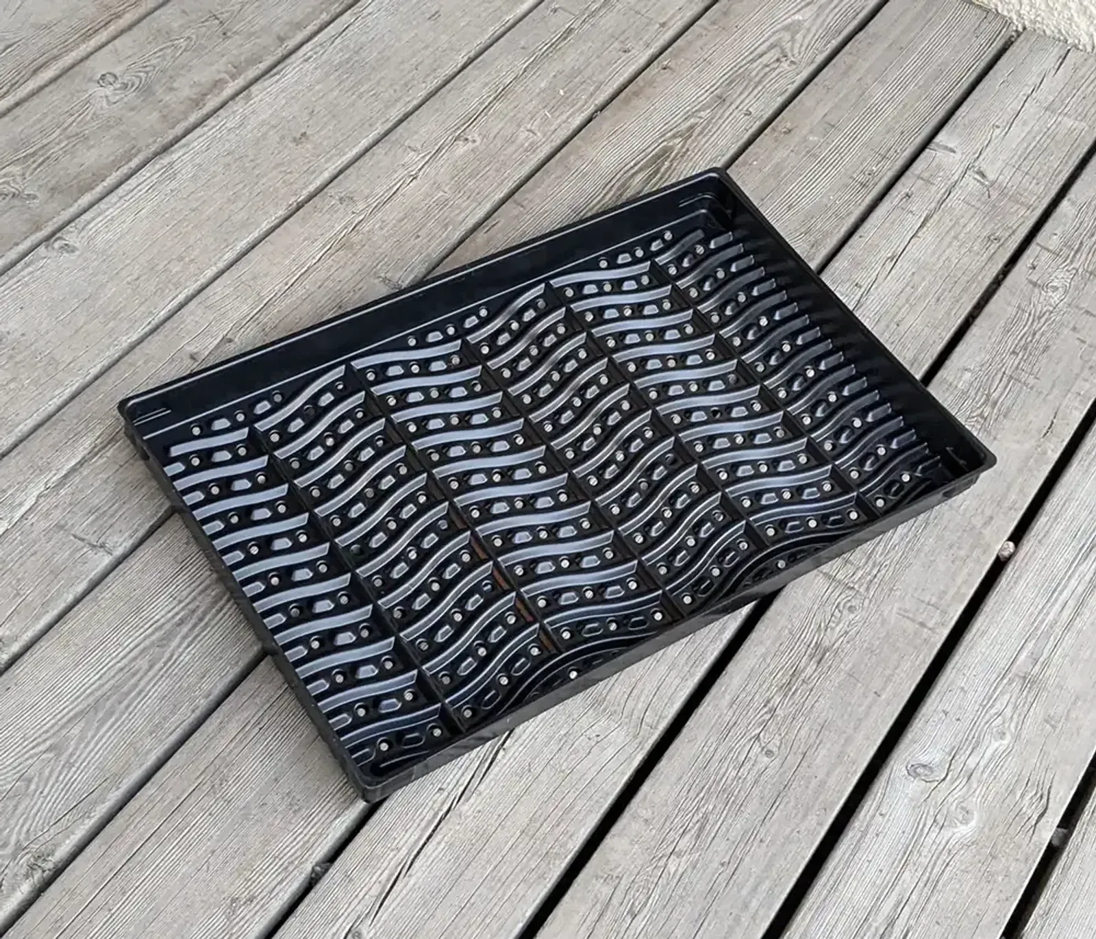 Bricka Quickpot högkant med hål 356x553x42mm