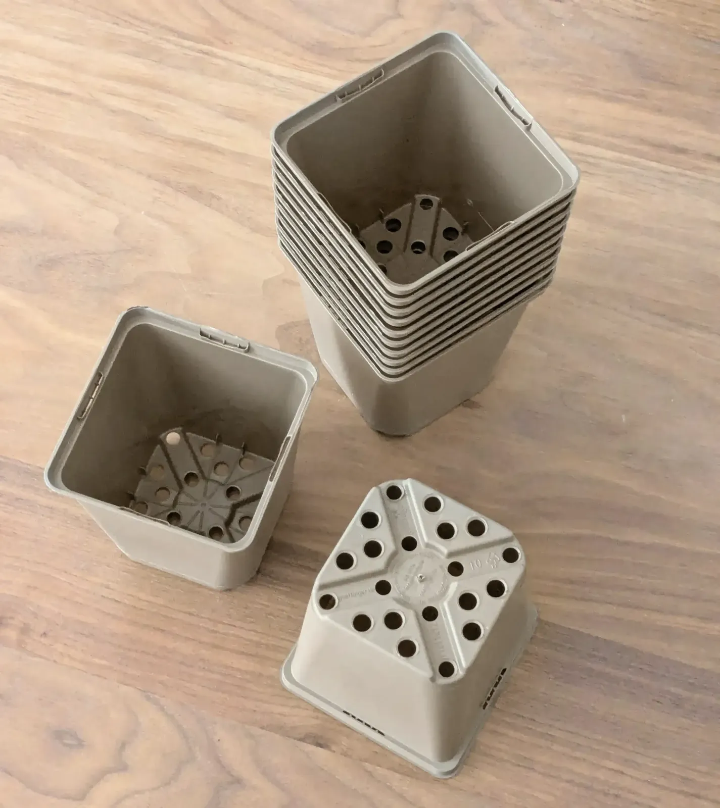 Fyrkantskruka 11 cm, gråbeige, 10-pack