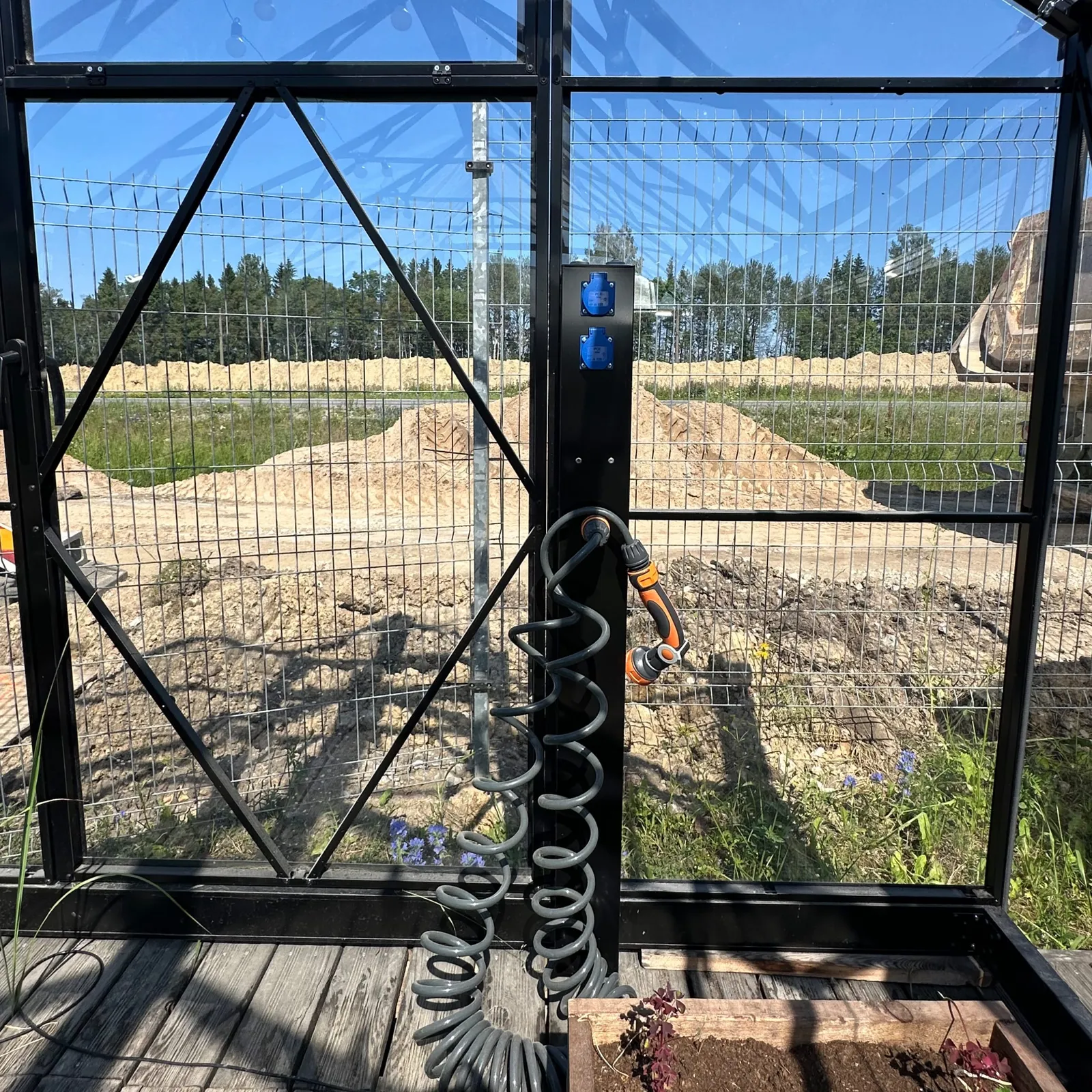 El- och vattenmodul till EcoSlider växthus - bild 3
